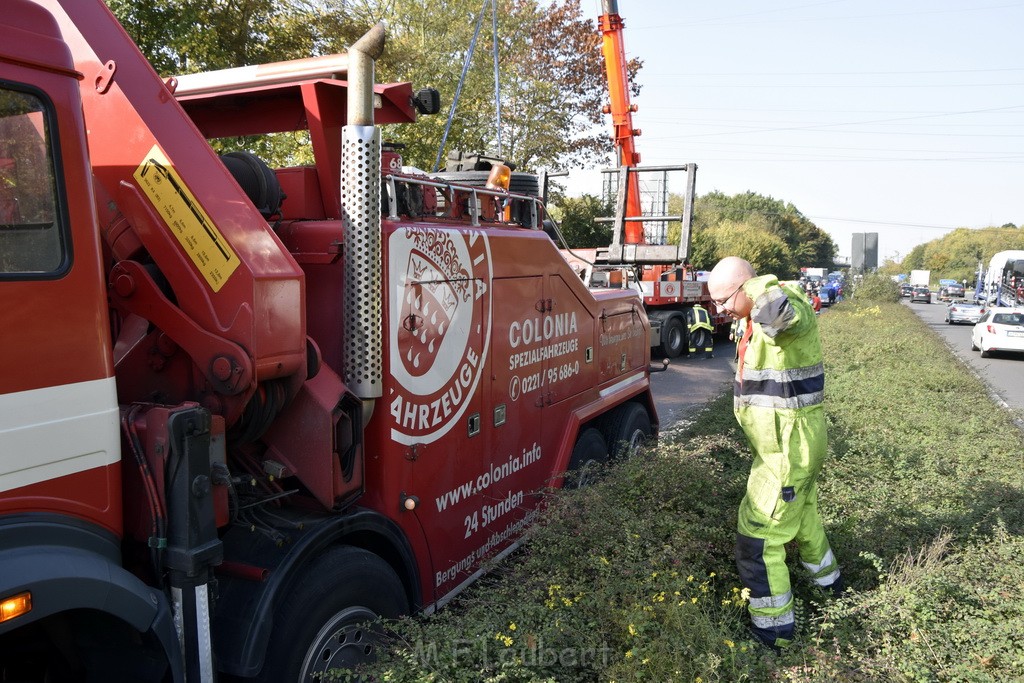 Schwerer VU PKlemm A 57 Rich Innenstadt Hoehe Koeln Chorweiler P235.JPG - Miklos Laubert